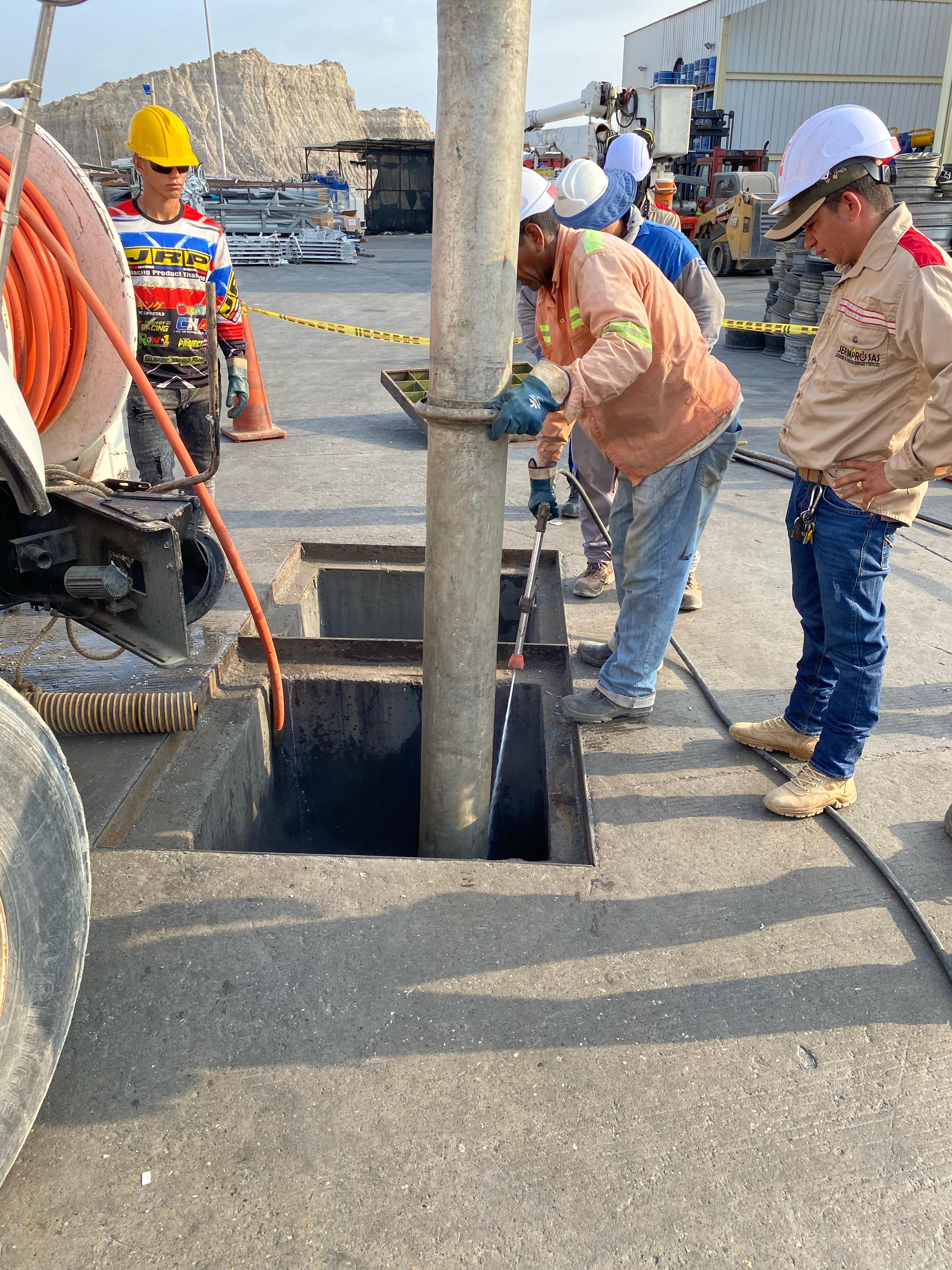 LIMPIEZA Y LAVADO DE DUCTOS DE MEDIA TENSIÓN